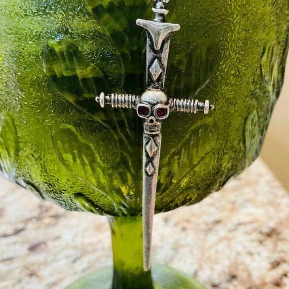 Unisex Silver Tone Goth Punk Skull & Dagger Dangle Earring - Picture 5 of 7